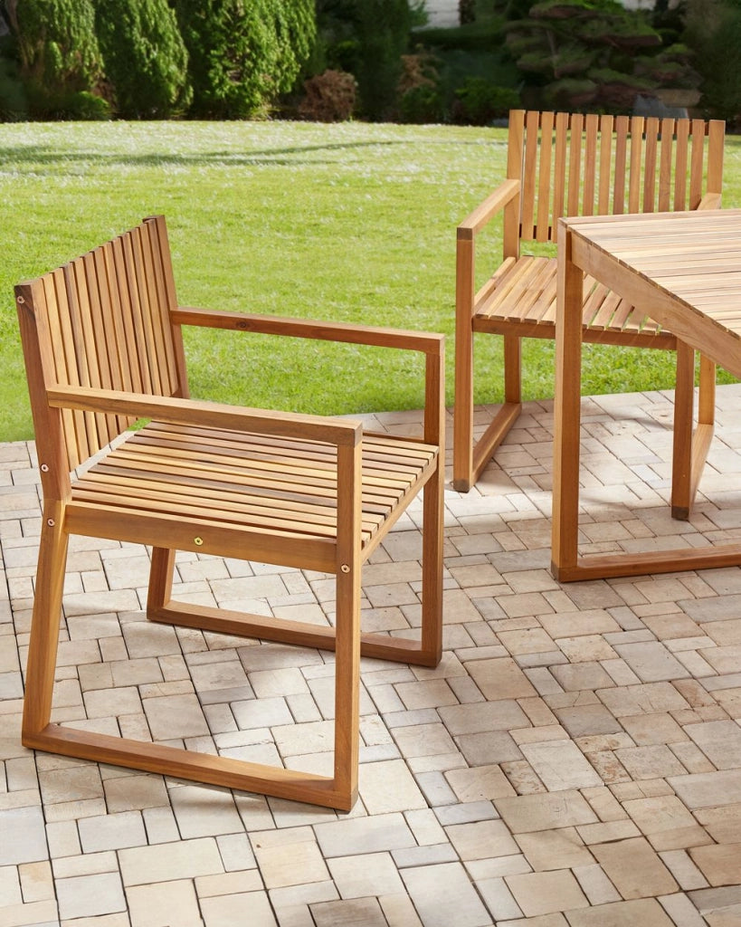Set di 2 sedie da pranzo da giardino per esterni in legno d'acacia resistente agli agenti atmosferici dal design classico