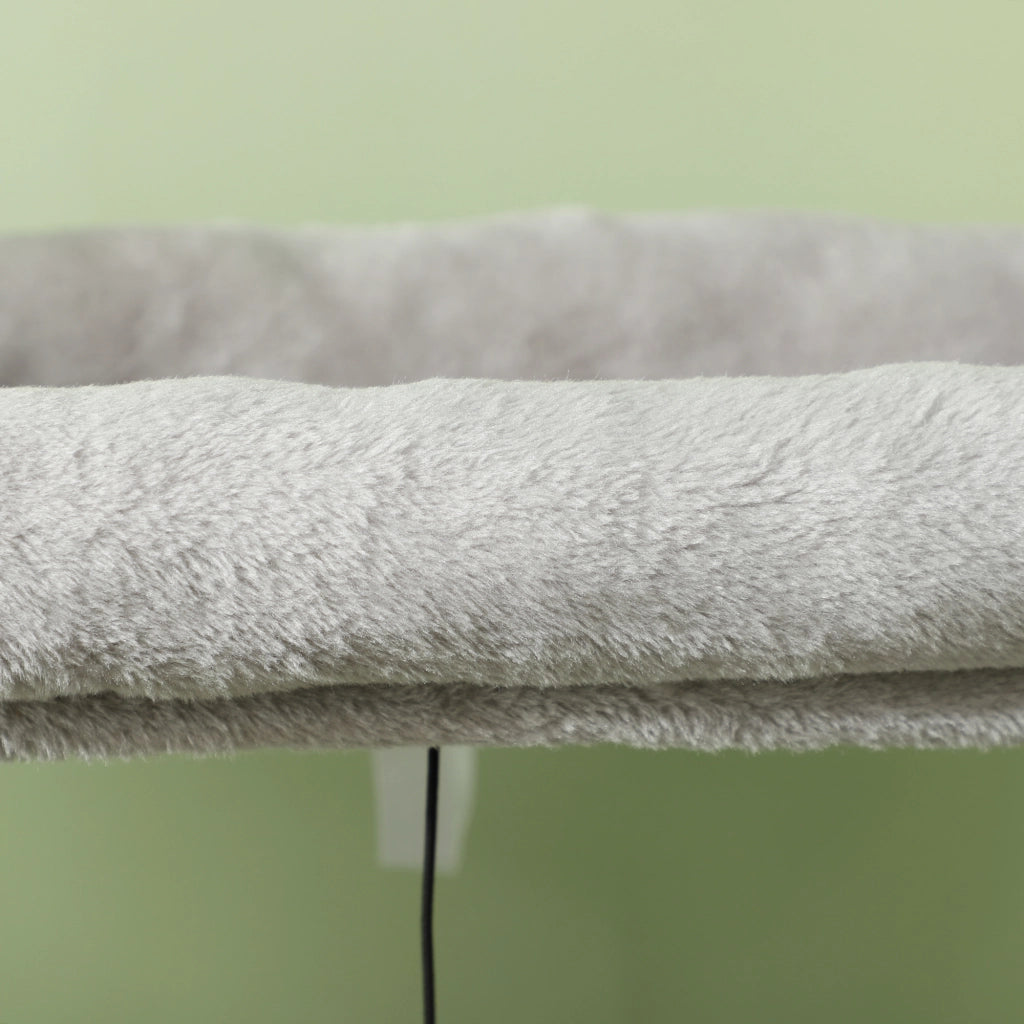 Albero Tiragraffi Multilivello Alto 132 cm con Casetta e Lettino in Peluche e Sisal Grigio
