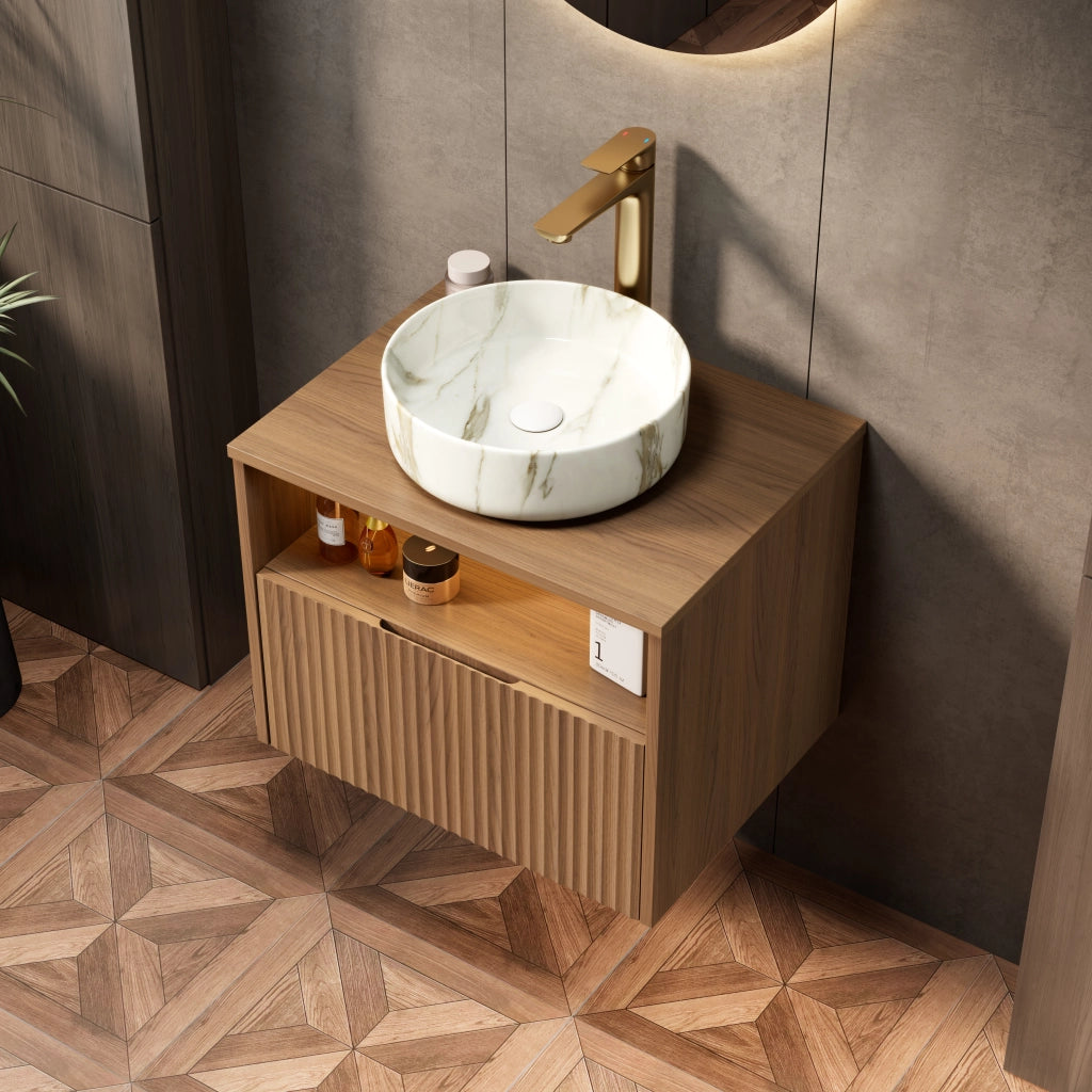 Mobile sottolavabo sospeso con lavabo in ceramica, cassetto e ripiano, LED, marrone rovere e bianco pietra 60 × 46 × 58,8 cm