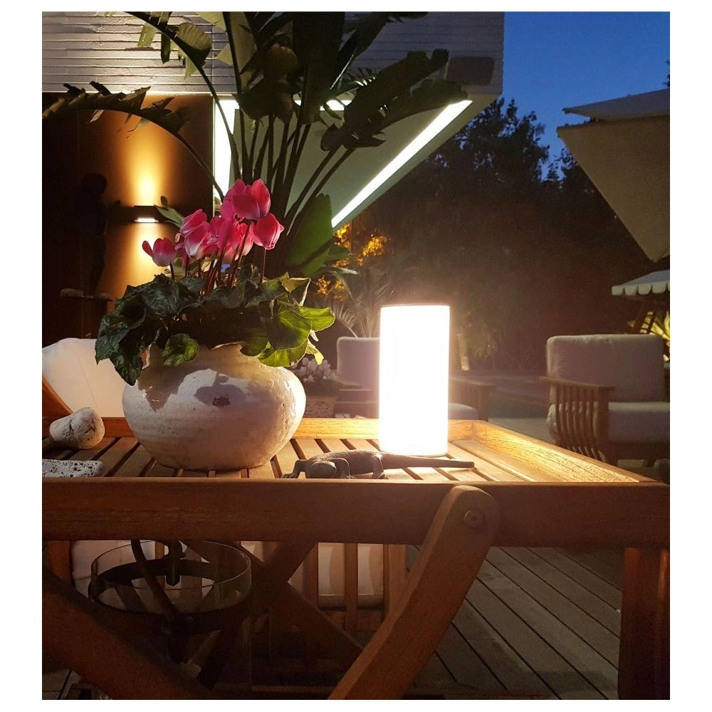 Lampada a led Converse portatile e regolabile a batteria Li-Ion da 2,5w. Da 2700K a 5000K.