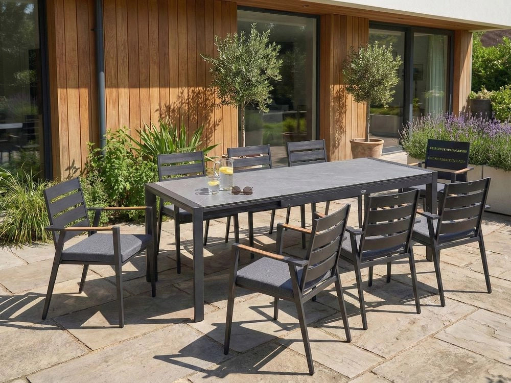 Tavolo da giardino con piano in HPL grigio e struttura in alluminio bianco resistente ai raggi UV all'acqua per esterni, in stile moderno