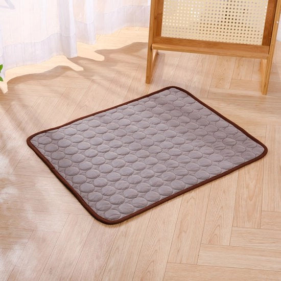Matte auto-rifluida per cani e gatti, mat per cani e gatti auto-rifluida per l'estate calda, mat per cani e gatti auto-rifluida duratura, accessori per materassi per animali domestici, adatto per cani e gatti a casa e in viaggio - marrone, M, 62*50cm