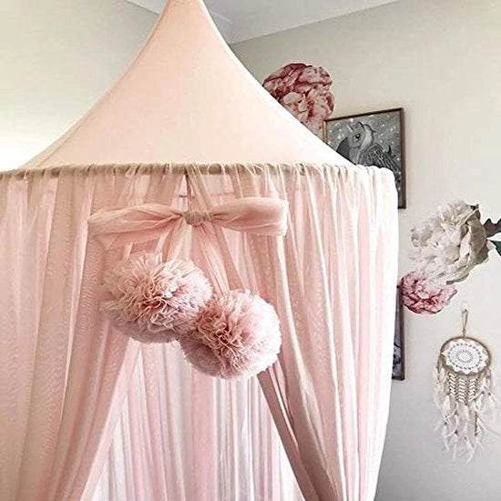 Canapa per letto bambini con baldacchino decorato con stelle e 40 luci stellari, due vasi di fiori.