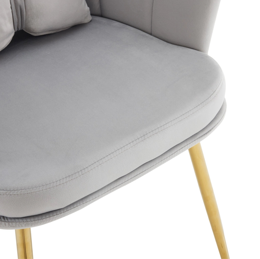 Set di 2 sedie in velluto grigio con schienale a petalo; gambe in metallo dorato