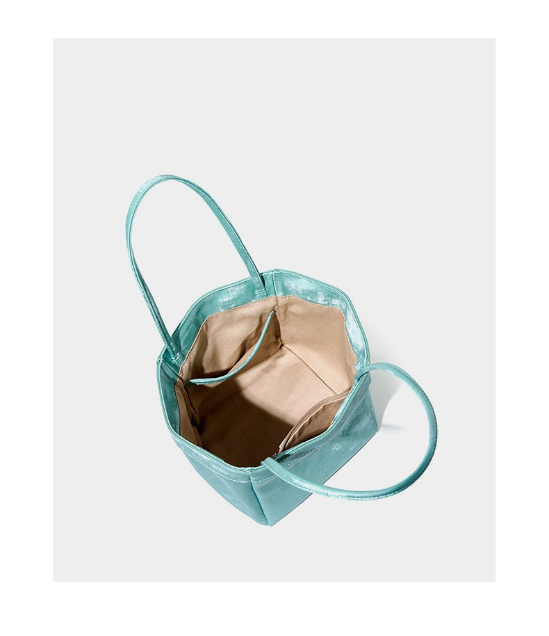 Borsa a tracolla da donna in vera pelle, colore verde.