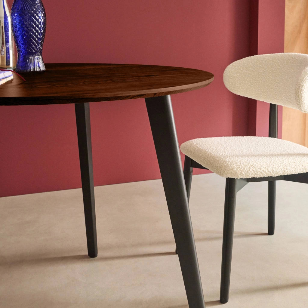 Tavolo da pranzo rotondo effetto legno con gambe in metallo nero 4