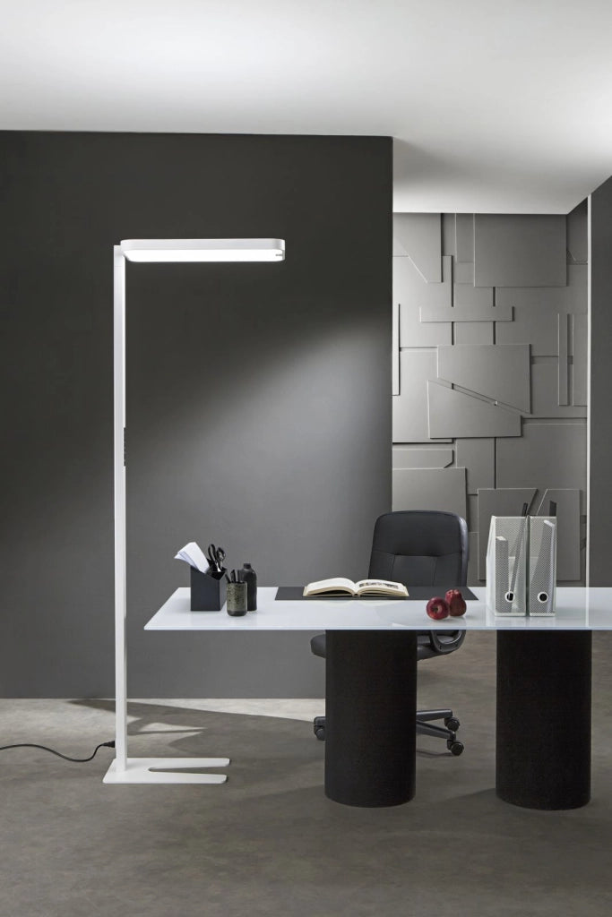 PIANTANA LED STEWART BIANCA CON SENSORE DI LUMINOSITA’ E RADIOCOMANDO 100W IP20