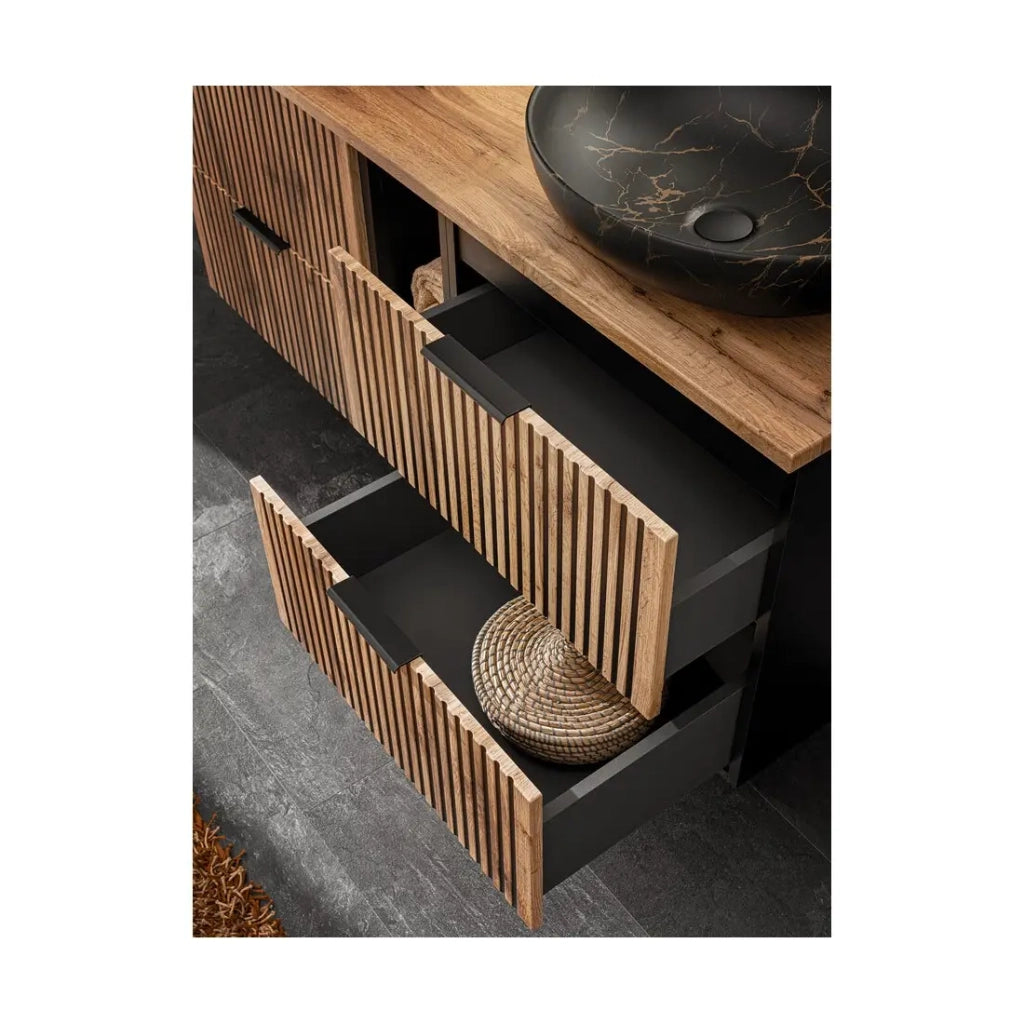 Mobile sottolavabo KINOKO – 2 cassetti – Finitura doghe in legno naturale e nero – L80 × P46 × H57 cm – Da appendere