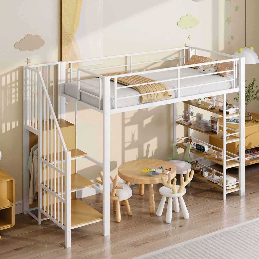 Letto a soppalco 90x200 cm in metallo bianco con scala; guardaroba e ripiani