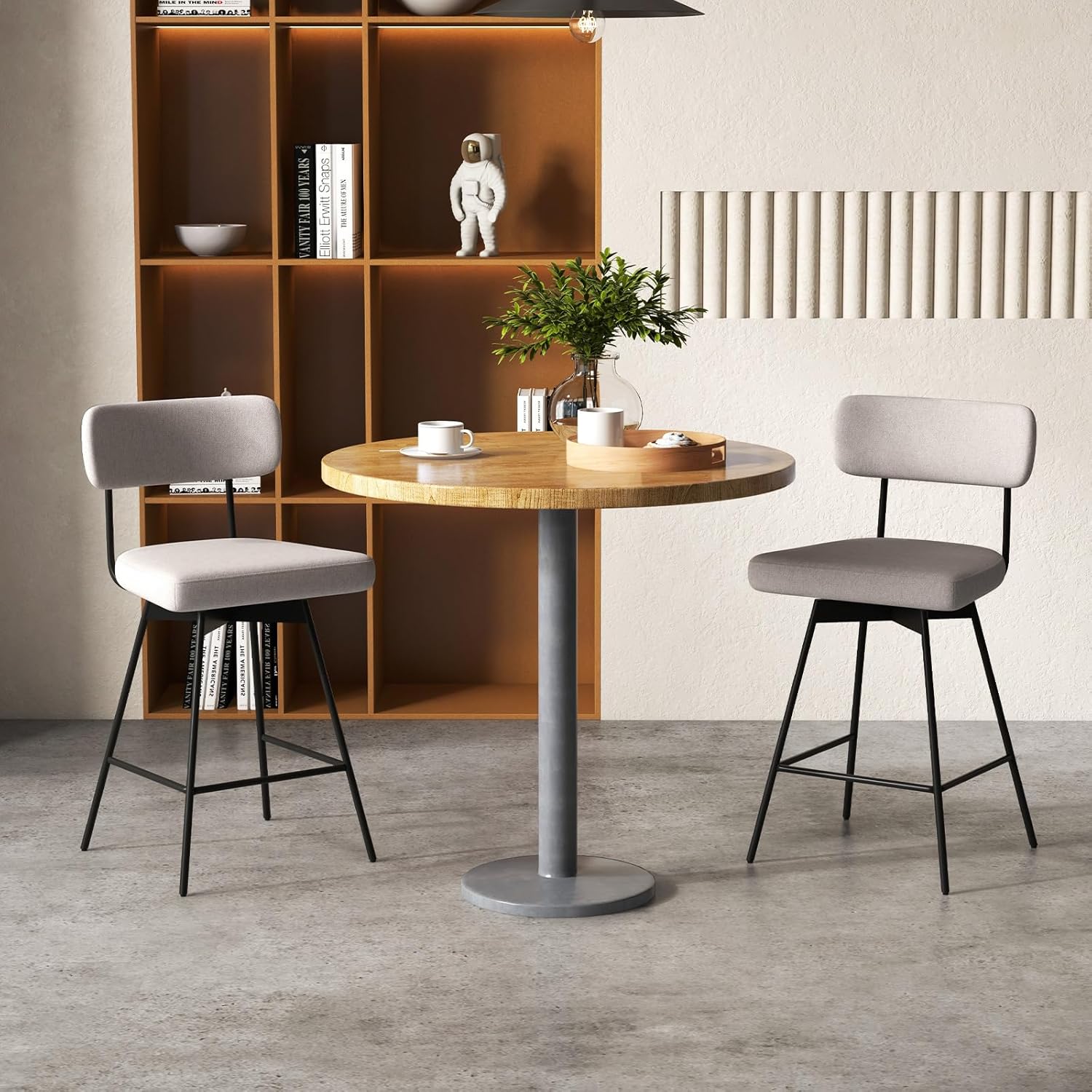Set di 2 Sgabelli da Bar Girevoli a 360¡ã, Sgabelli da Cucina con Schienale, Poggiapiedi, Sedia Alta Moderna Imbottita Struttura in Metallo, Altezza 90,5 cm, Capacit¨¤ di 150 kg (Beige)