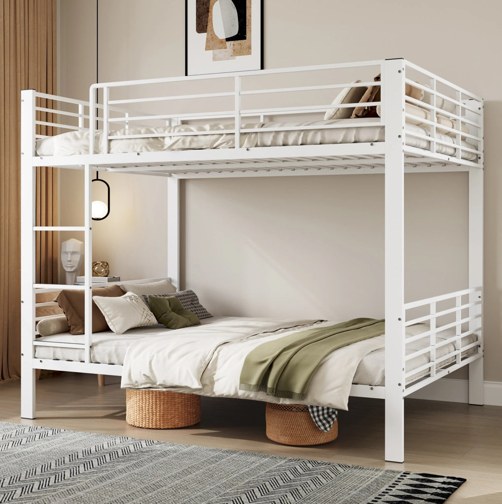 Letto a castello in metallo 140x200 cm; bianco opaco; con sponda di sicurezza