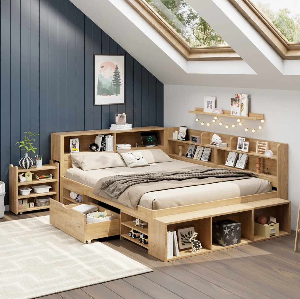 Letto per bambini multifunzionale 140x200 cm con cassetti, ripiani e ricarica wireless, senza materasso, colore legno naturale