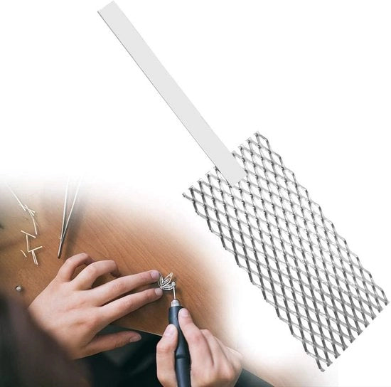 Strumento per la decorazione con anodo di titanio in titanio anodizzato con rete mesh e manico.