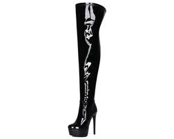 Stivali con ginocchia alta - Piattaforma alta - Tacco stiletto - Chiusura a zip lunga - Finitura lucida - Modella elegante