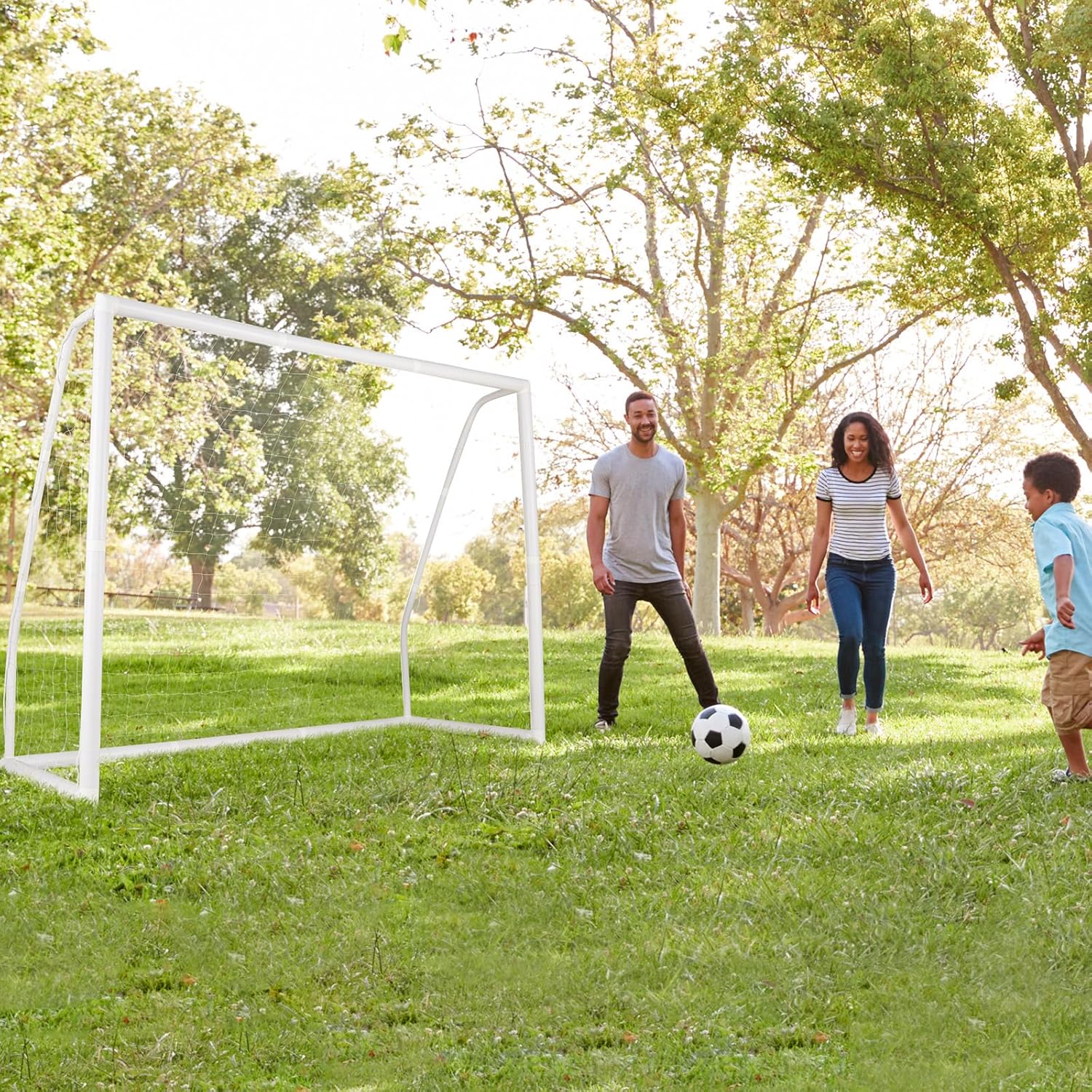 Porto per Calcio per Bambini, Rete da Calcio Resistente alle Intemperie e Telaio in UPVC con Pali di Fissaggio e Coni da Calcio per Allenamenti in Cortile