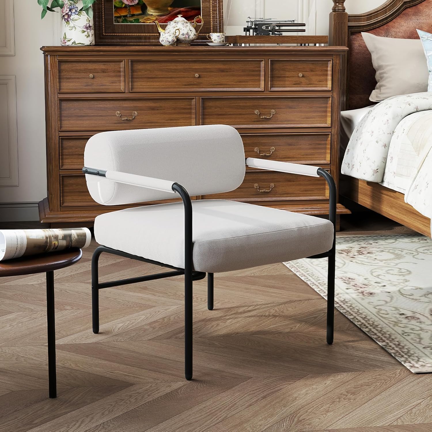 Poltrona da Salotto, Poltrona Ergonomica con Schienale Cilindrico e Braccioli in Metallo, Sedia Imbottita Laterale per Soggiorno, Camera da Letto e Sala Lettura, Portata 150 kg