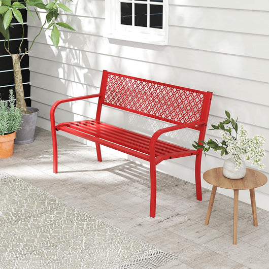 Panchina da Esterno 2-3 Posti, Panca in Metallo con Schienale Motivo Geometrico, Braccioli e Seduta a Doghe, Sedia Moderna per Parco, Cortile e Giardino (Rosso, 127 x 56 x 82 cm)