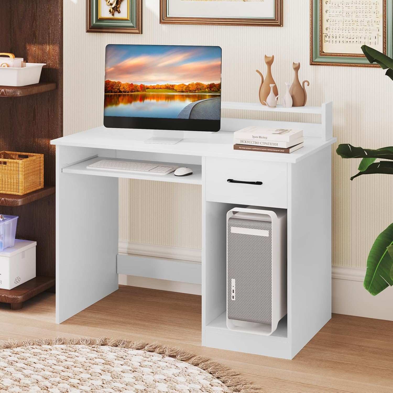 Scrivania per Computer con 2 Prese di Corrente e Prese USB, Scrivania Ufficio con Cassetto e Ripiano Estraibile per Tastiera, Scrivania Gaming con Ripiano Regolabile, 105 x 55 x 89 cm, Bianco