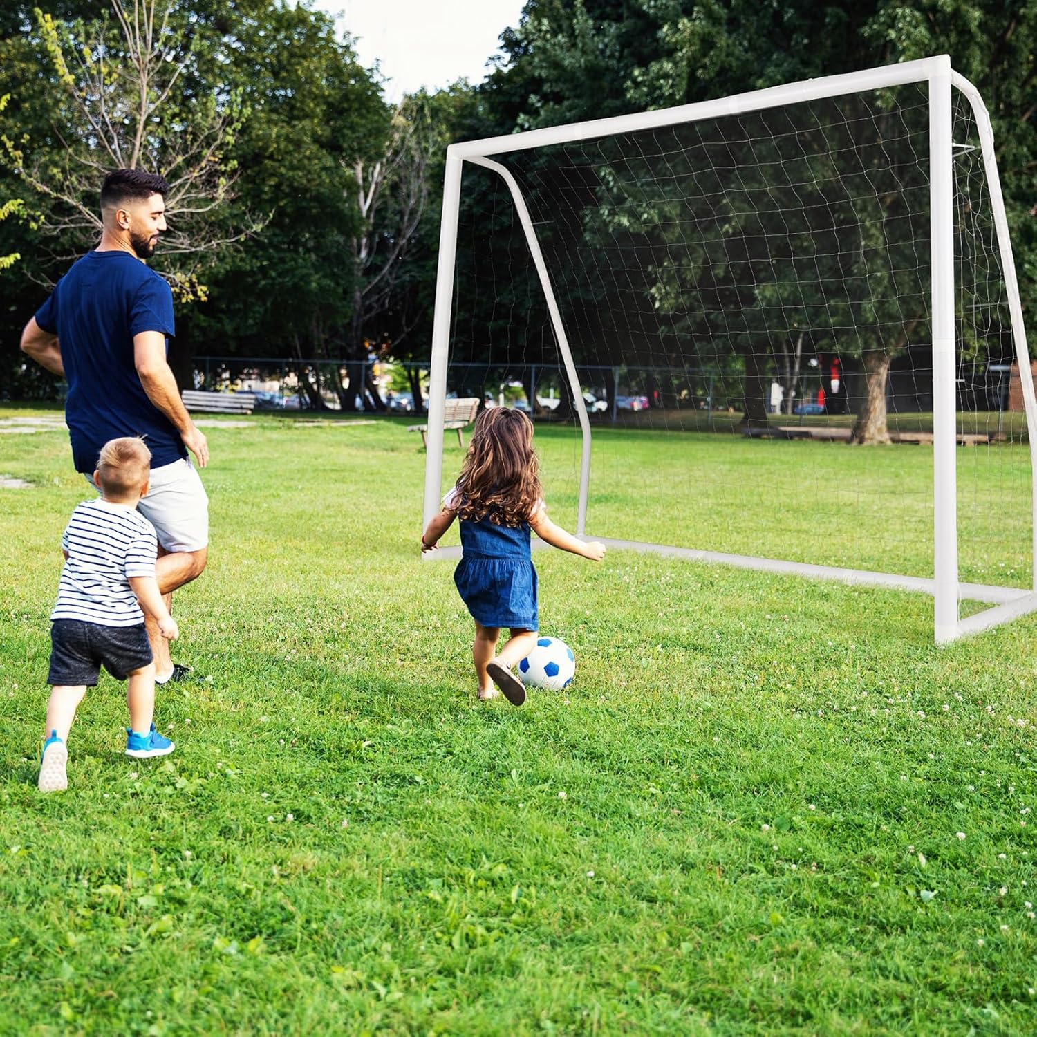 Porto per Calcio per Bambini, Rete da Calcio Resistente alle Intemperie e Telaio in UPVC con Pali di Fissaggio e Coni da Calcio per Allenamenti in Cortile
