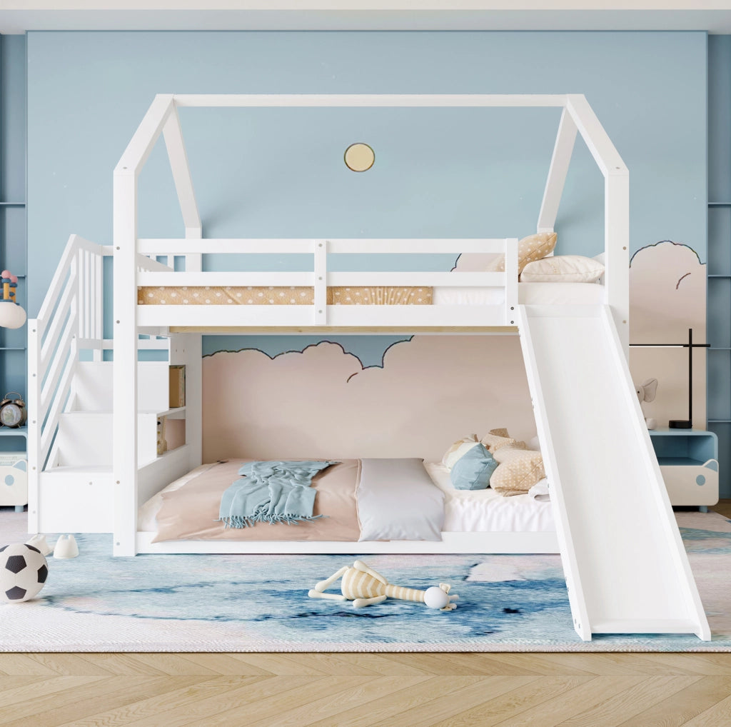 Letto a castello con scala contenitore e scivolo, casa letto bianco