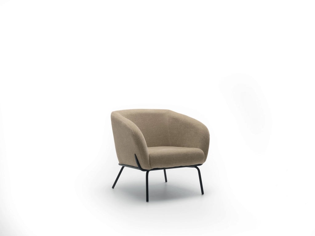 Poltrona Sherry Design Moderno Seduta in Velluto Beige e Gambe in Metallo Verniciato, Dimensioni 74x75x69 cm per Living Contemporaneo