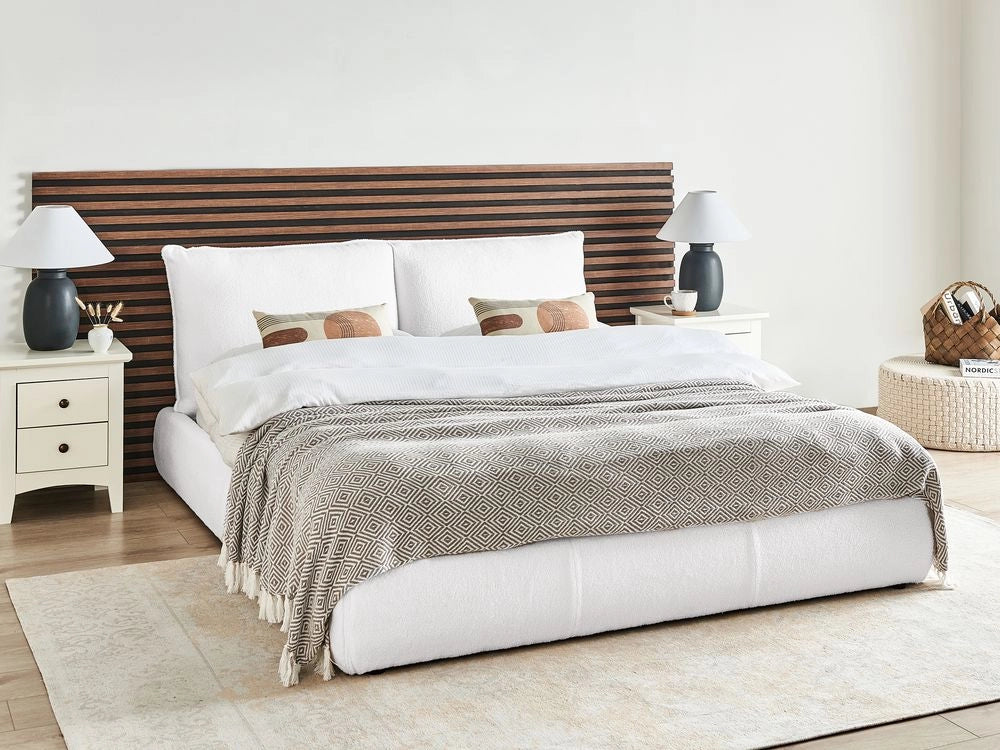 Letto matrimoniale ad acqua imbottito in tessuto boucle bianco 160x200 cm Vinay