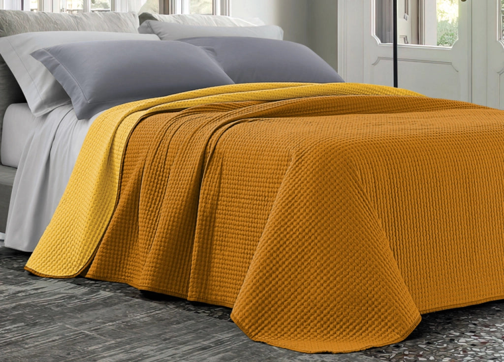 Quilt Trapuntino Estivo 100gr/mq Bicolor Double Face Tinta Unita Modello Cloe - Piazza E Mezza - Oro