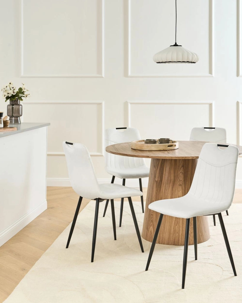 Set di 4 sedie da pranzo in velluto con gambe nere in ferro verniciato a polvere bianco sporco stile moderno