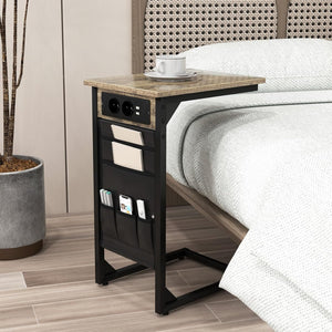 Set di 2 Tavolini a Forma di C, Tavolino da Divano e Letto in Metallo con 2 Prese Elettriche, 2 Porte USB e Tasca Laterale, Comodino per Piccoli Spazi, Salotto e Camera da Letto