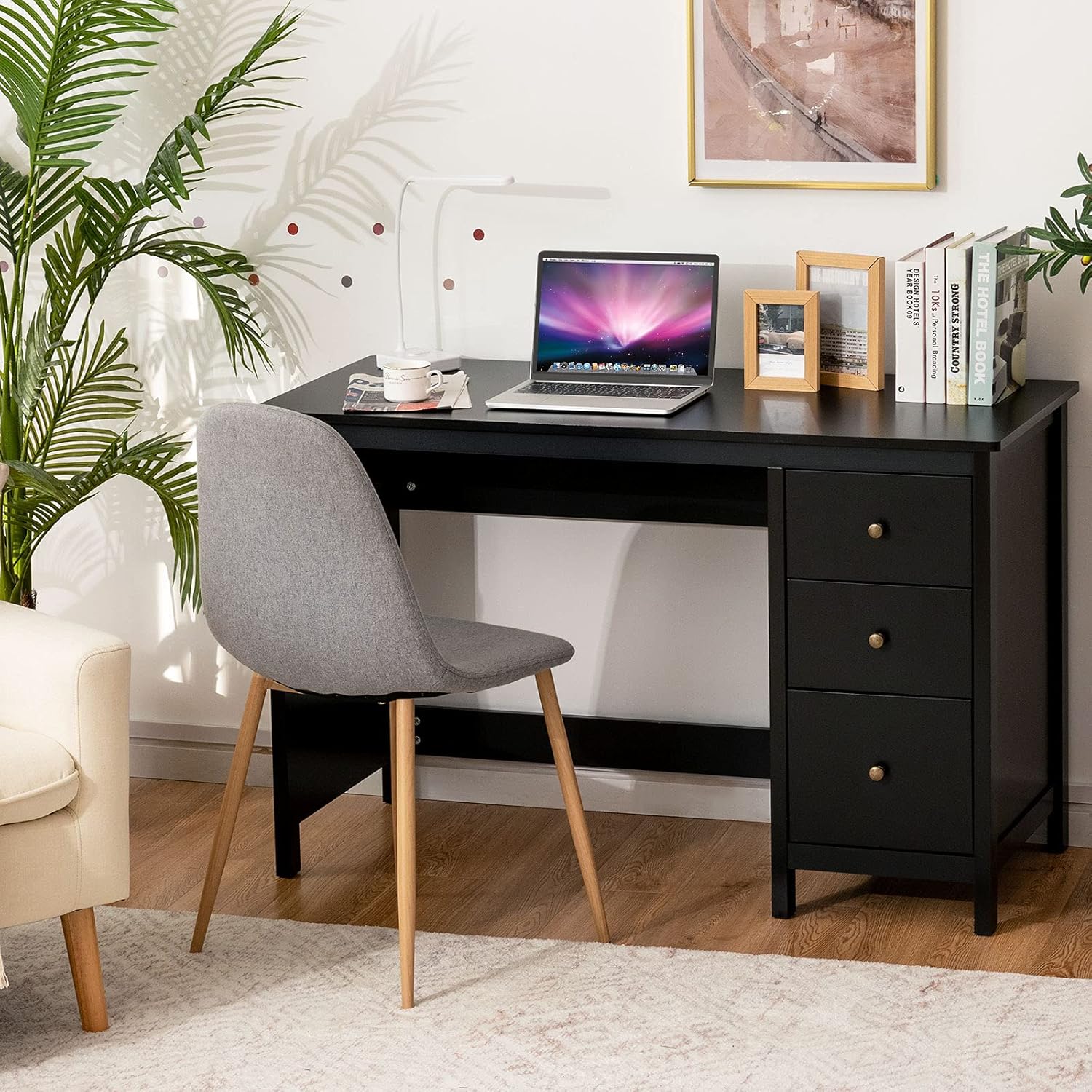 Scrivania per Computer con 3 Cassetti, Tavolo Porta PC con Superficie Spaziosa, Tavolo Moderno per Casa Studio Ufficio (Nero)