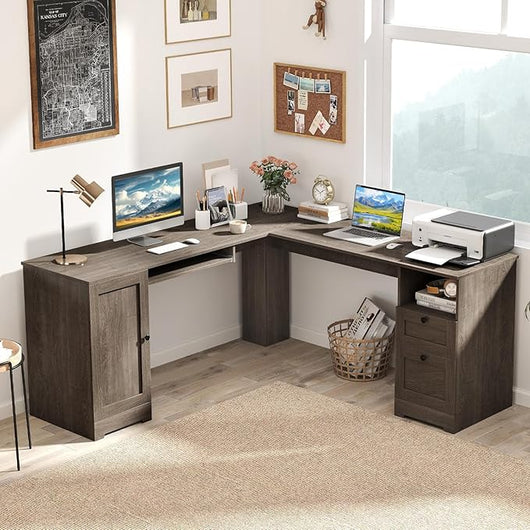 Tavolo per computer a forma di L con base di ricarica integrata, scrivania angolare con ripiano per tastiera e cassetti, tavolo da ufficio per 2 persone con armadietto e ripiano regolabile