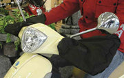 Coppia di coprimanopole universali per scooter
