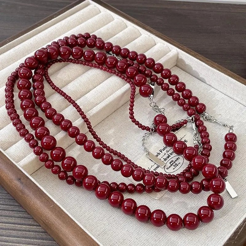 Collana di perle rosse fatta a mano