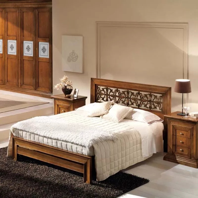 Letto matrimoniale classico traforato noce bassano 183x210x117 - Mobili 2G