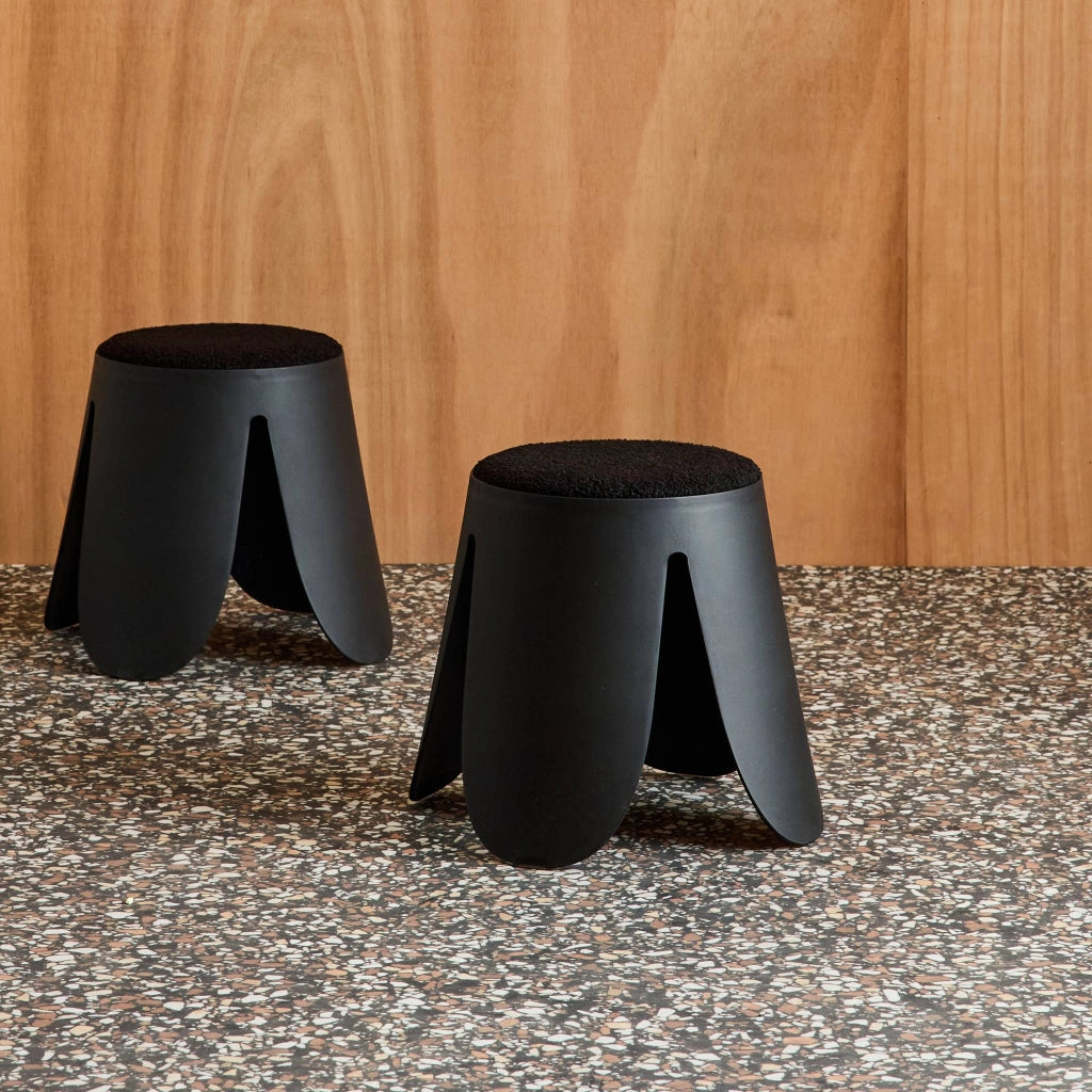 Set 2 sgabelli impilabili per bambini in bouclé testurizzato, nero