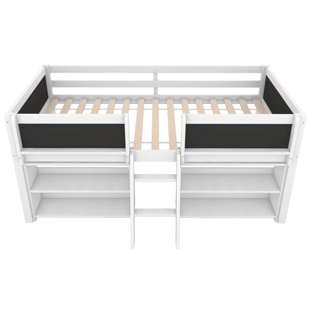 Letto a soppalco basso ULEVR 90x200 cm con ripiani, lavagna, barriera di sicurezza e scala, bianco