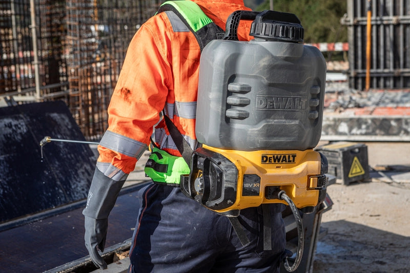 Spruzzatore per calcestruzzo DeWalt DCCS1100N 18V XR serbatoio 15L fino a 150PSI