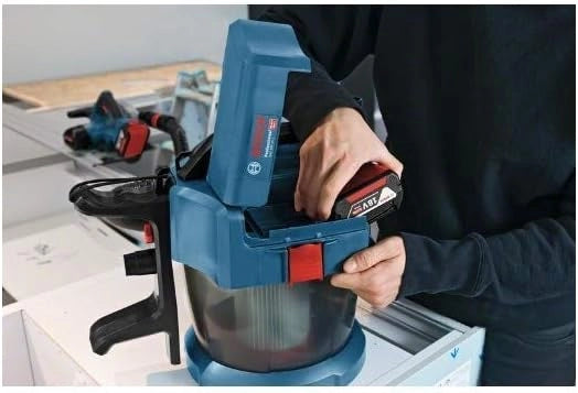 Bosch Professional Aspiratore a umido/a secco a batteria GAS 18V-10 L 18V System, senza batterie e caricabatterie, tubo flessibile 1.6 m, tubo curvo, set tubi 3 pezzi, lancia 250 mm, filtro piatto