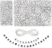 Alfabeto di Perle Rondhe 1940 Pezzi - 7 mm Acquario Rondhe - Perle Bianche con Lettera A-Z - Numeri 0-9 - Cuore - 15 m Coda Elastica - Perle Alfabetiche