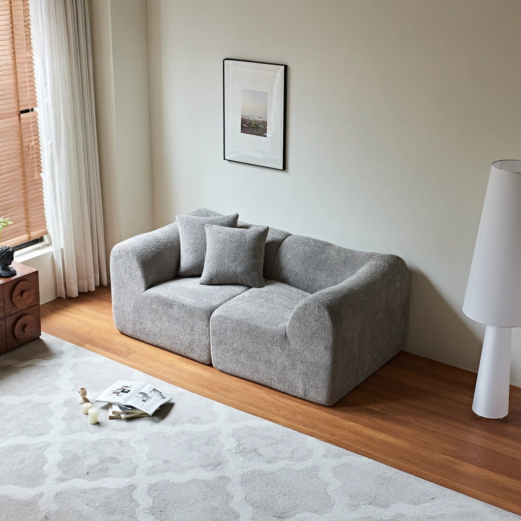Divano a 2 posti compatto in velluto grigio con due cuscini imbottiti e base antiscivolo 193 × 87 × 67 cm