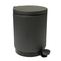 PATTUMIERA NERA CON PEDALE