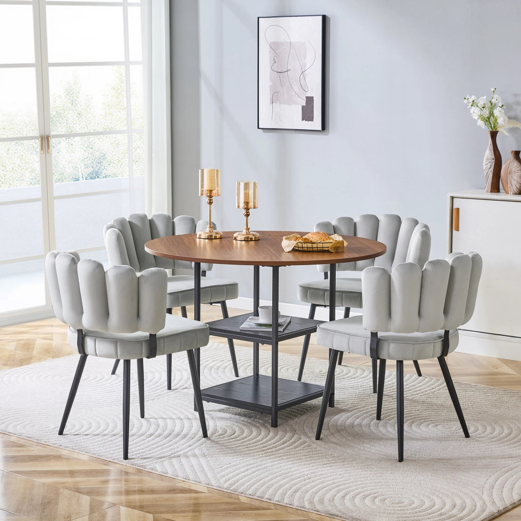 Set tavolo e sedie con tavolo rotondo e 4 sedie; 2 ripiani; in tessuto grigio chiaro; MDF noce e metallo nero