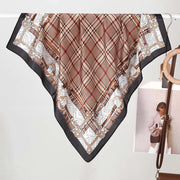 Eleganti e trendy sciarpe di seta da donna, realizzate in pura seta.