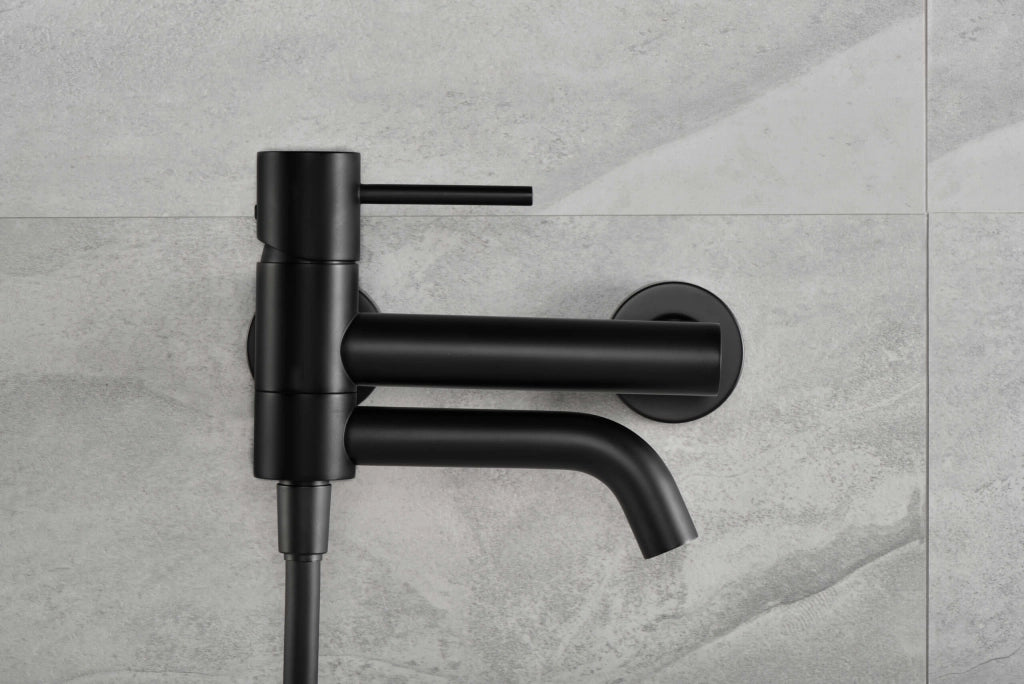 IMEX Miscelatore vasca-doccia nero opaco in ottone e zama con tubo flessibile PVC 180 cm supporto doccia ABS maniglia rotonda cartuccia ceramica Ø35 mm Serie Monza Imex-BDM039-4NG