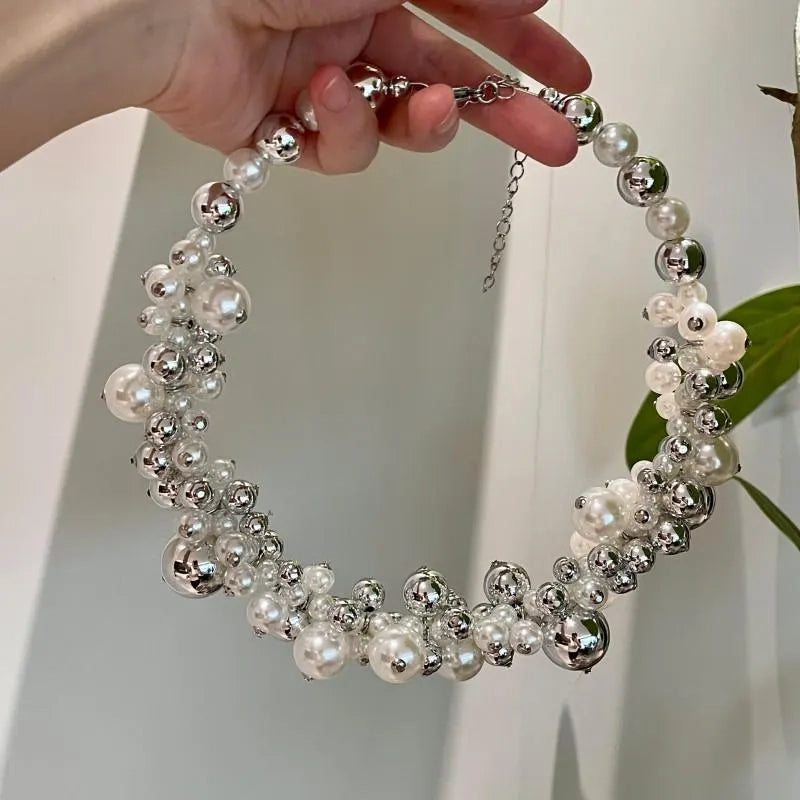 Collana a blocchi di colore fatta a mano con perle e perline rotonde, regalo di Natale o compleanno.