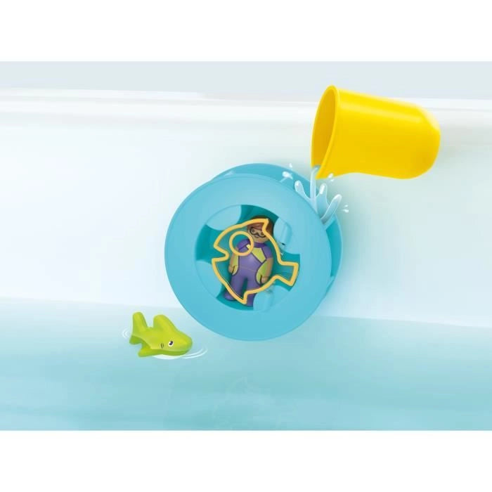 PLAYMOBIL Junior 71688 Ruota idraulica con cucciolo di squalo Include personaggio, cucciolo di squalo e ruota idraulica - Età 1 anno