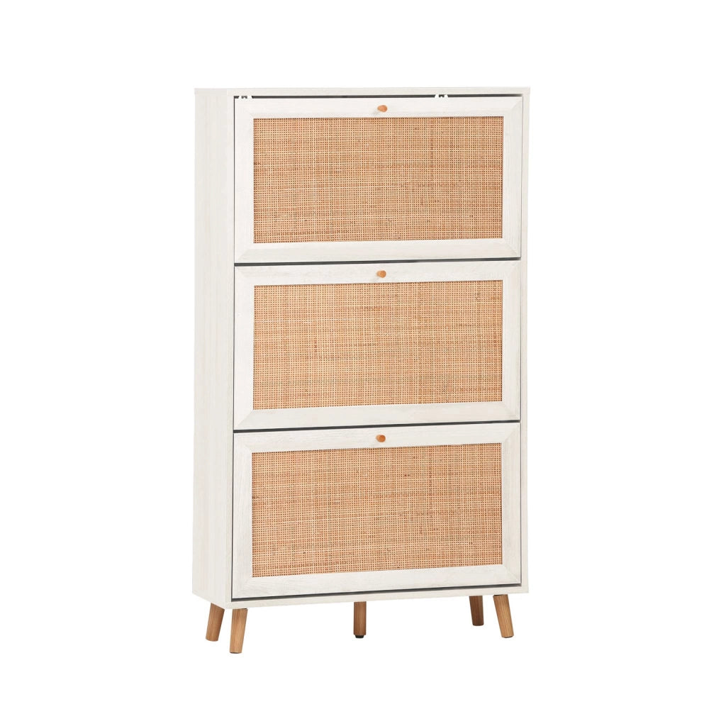 Scarpiera con decoro in canna, 3 ante, bianco sporco