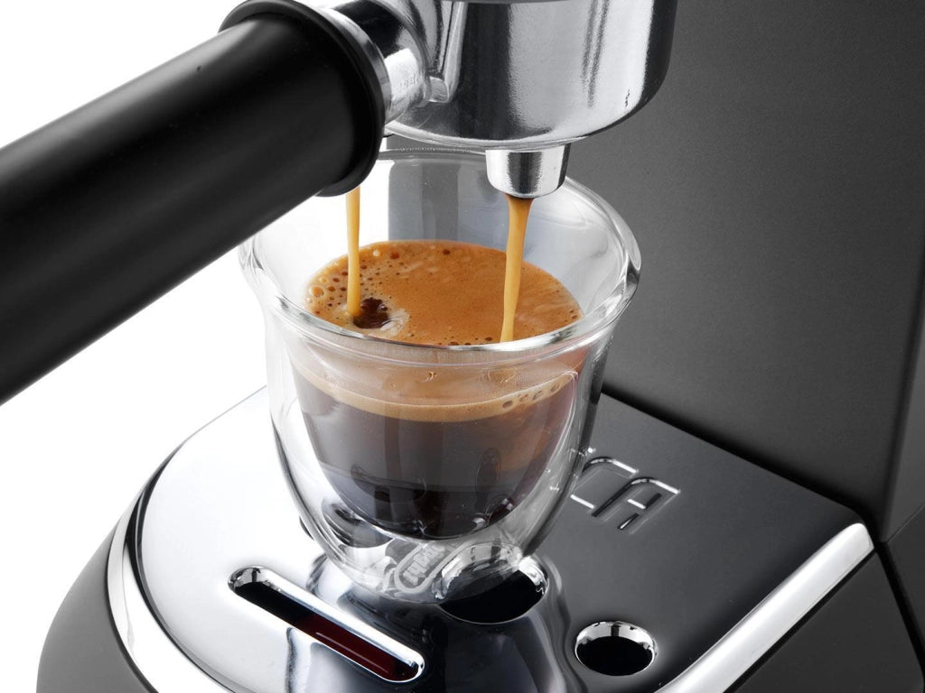 DeLonghi Dedica Style EC685.BK, Macchina Espresso Manuale, Nero-Cromo, 1.1L