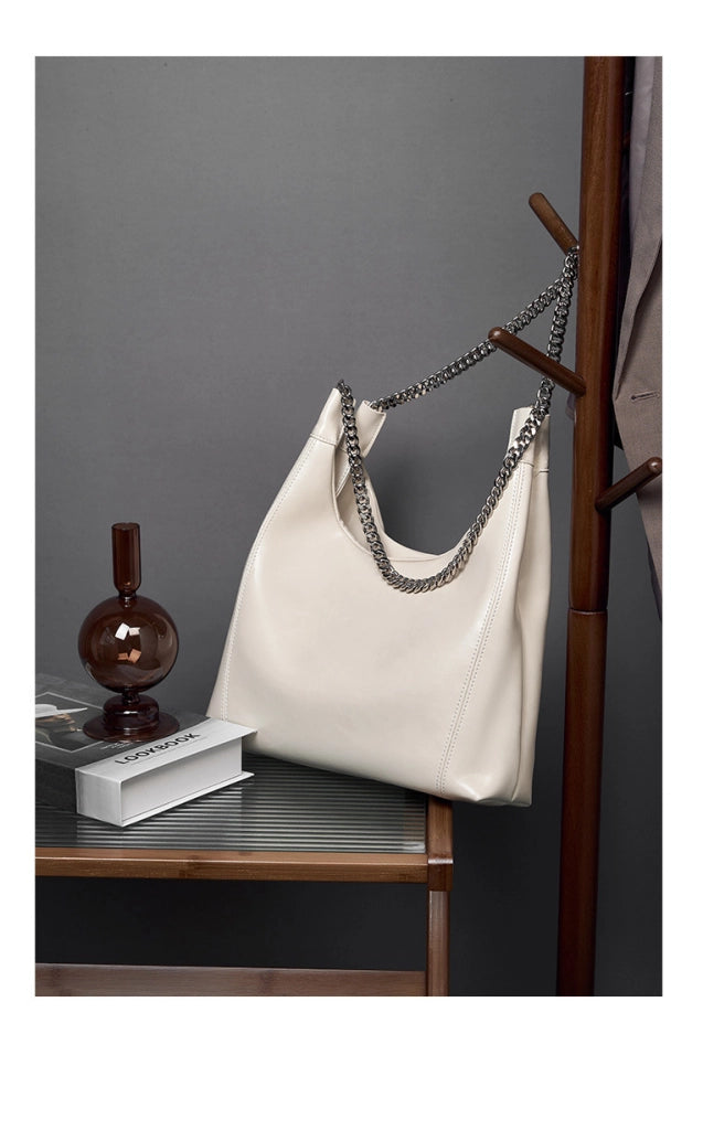Borsa a tracolla da donna in vera pelle, graziosa e carina, colore bianco.