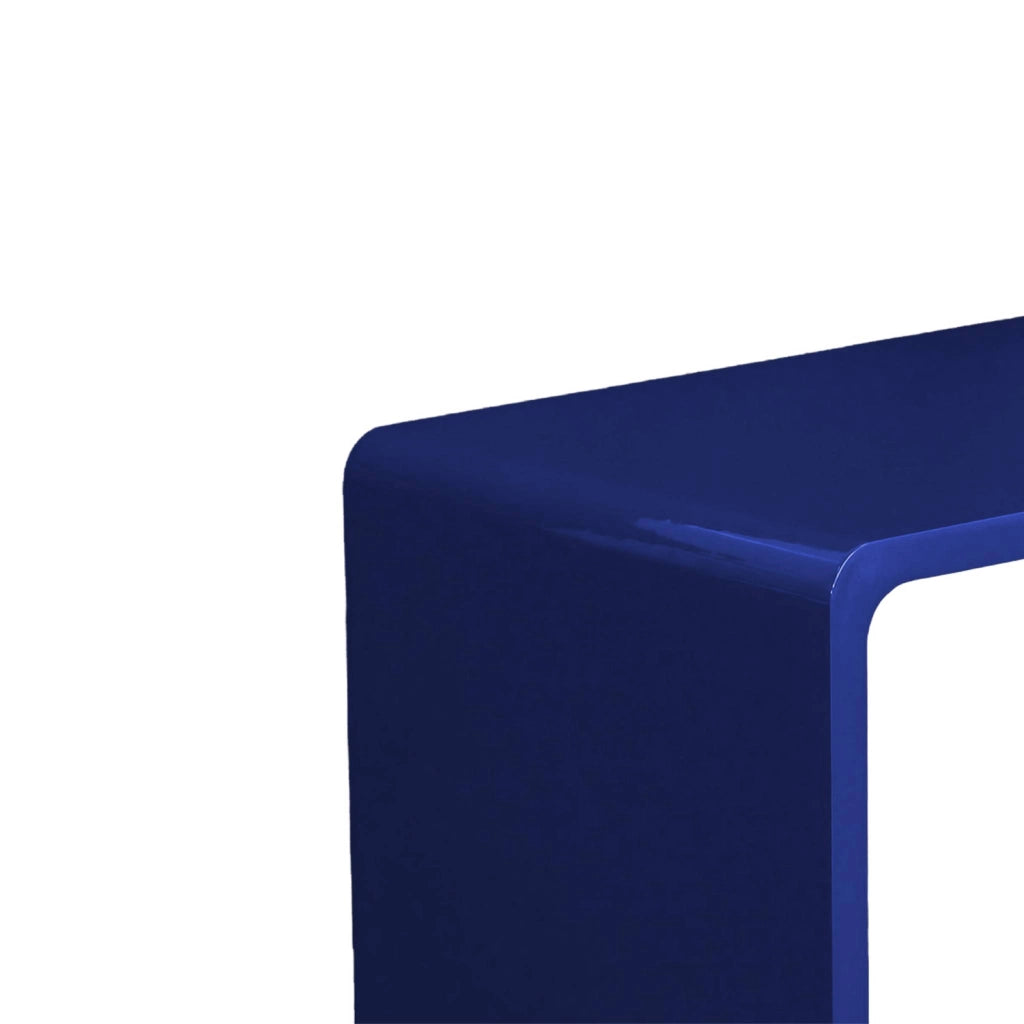 Set di 2 tavolini impilabili finitura lucida, blu